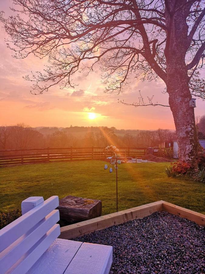 Sunset Hideaway Villa Narberth Exterior foto